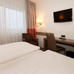 Standard Zimmer mit Kingsize-Bett